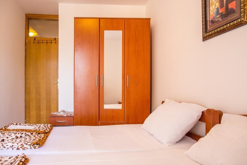 City Apartments Gosposhtina Budva Bagian luar foto