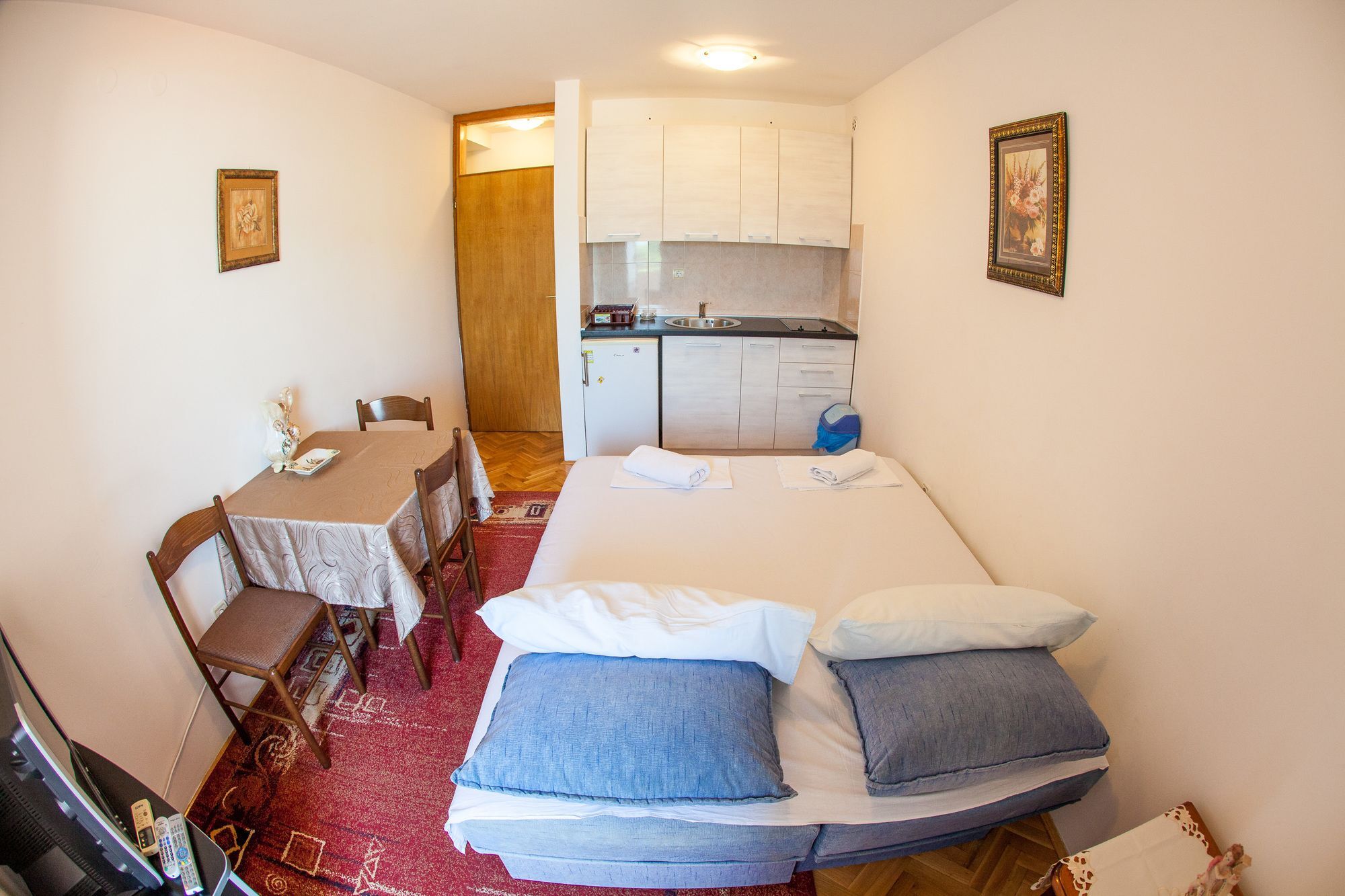 City Apartments Gosposhtina Budva Bagian luar foto
