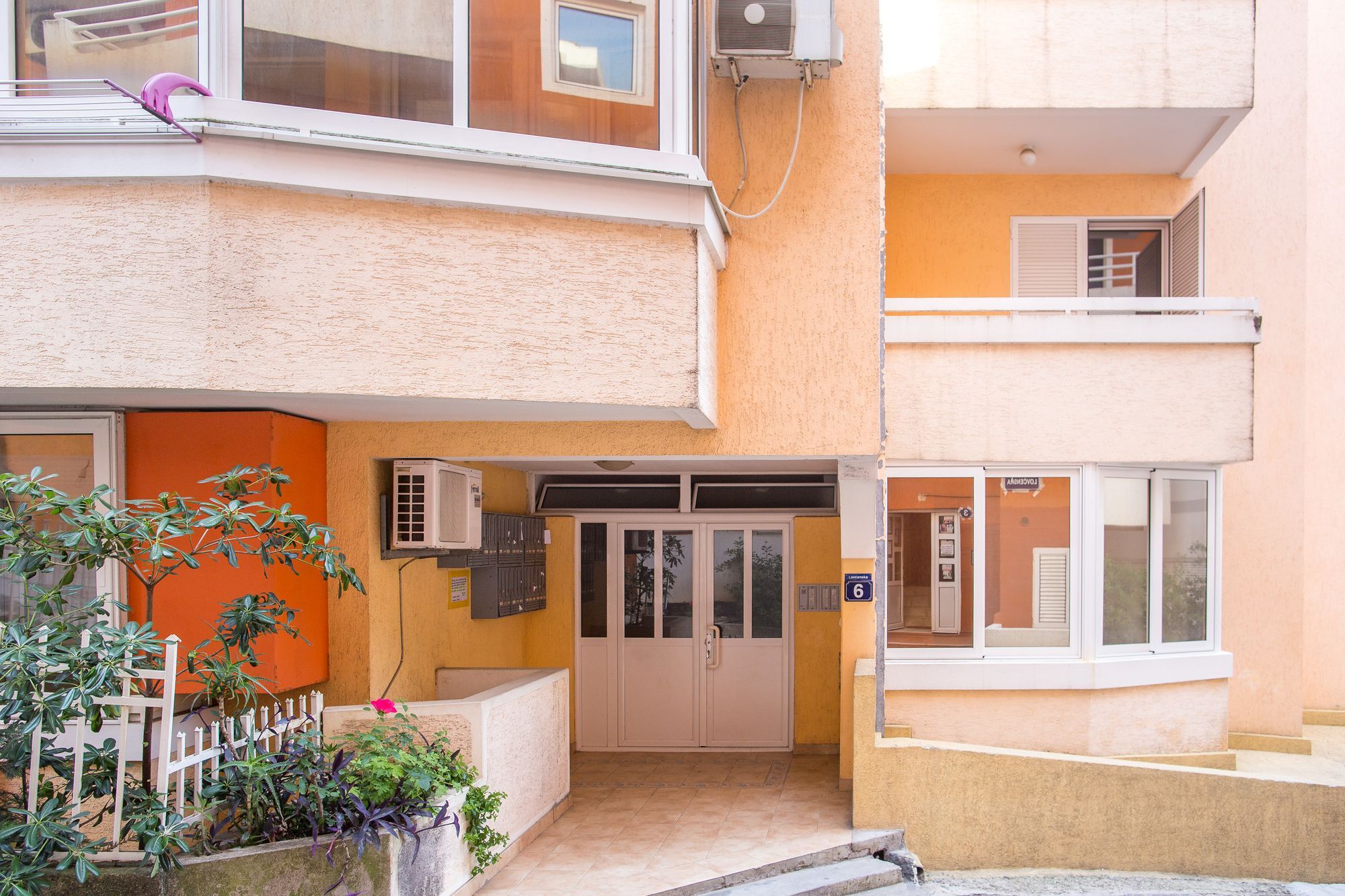 City Apartments Gosposhtina Budva Bagian luar foto